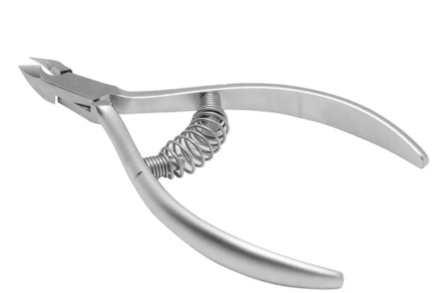 Маникюрные кусачки для кутикулы (кобальт) с пружиной, кромка 7мм SK 017 YOKO